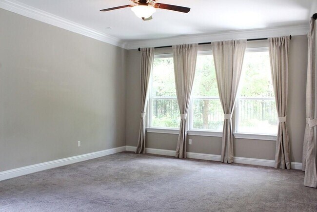Building Photo - 9308 Villa Norte Dr