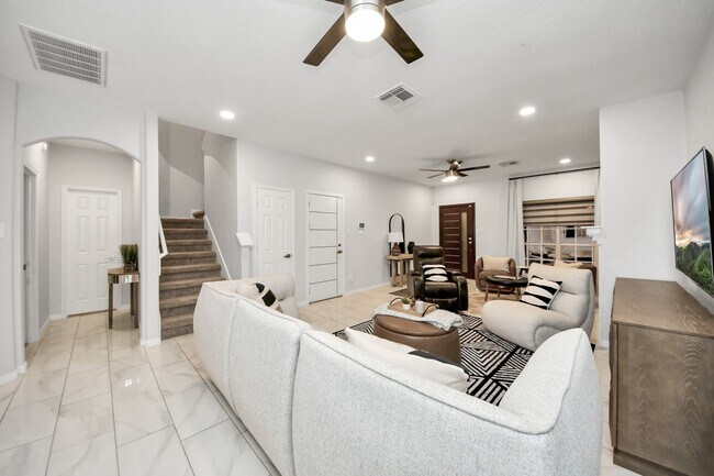 Building Photo - 2730 Empire Oaks Lane