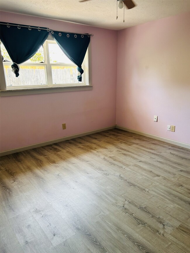 Building Photo - 31 Back Bay Cir