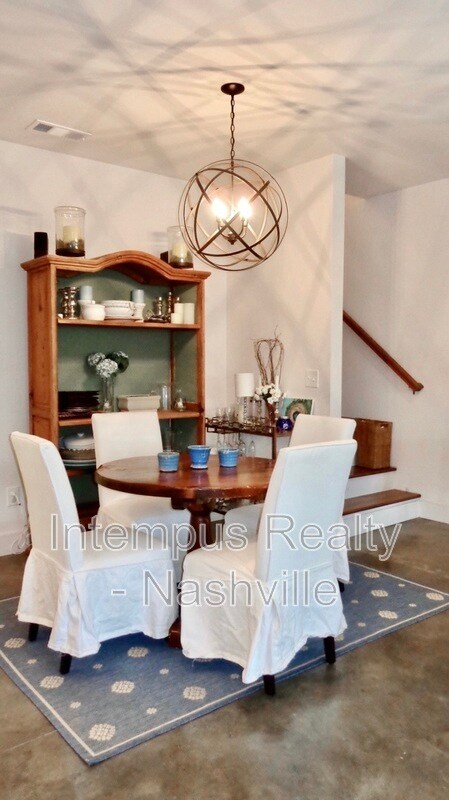 Building Photo - 3211 Anderson Pl