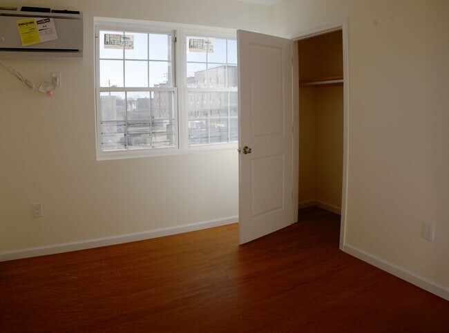 Building Photo - NEW 3 BEDROOM APT IN SOUNDVIEW