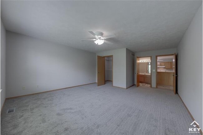 Building Photo - 565 N Bristol Ct