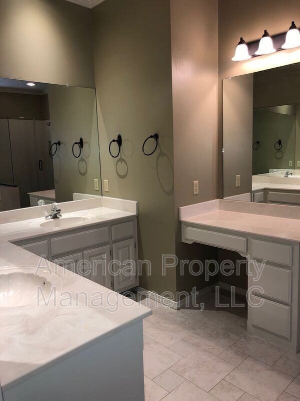 Building Photo - 5311 E 89th Pl