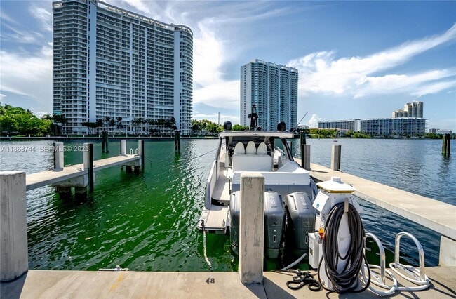 Building Photo - 3916 Island Estates Dr