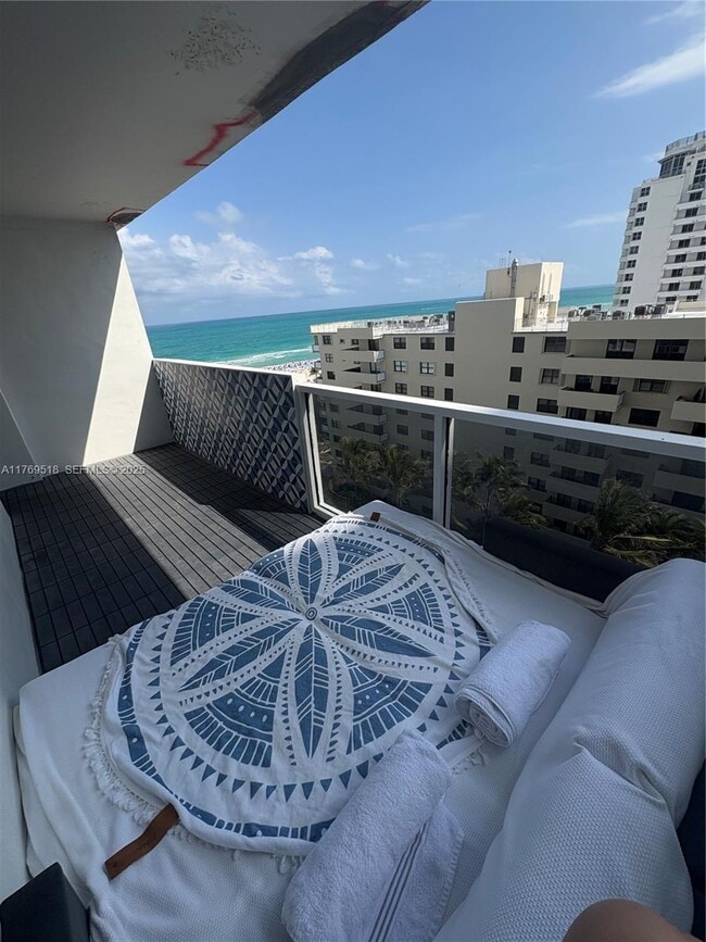 Building Photo - 100 Lincoln Rd