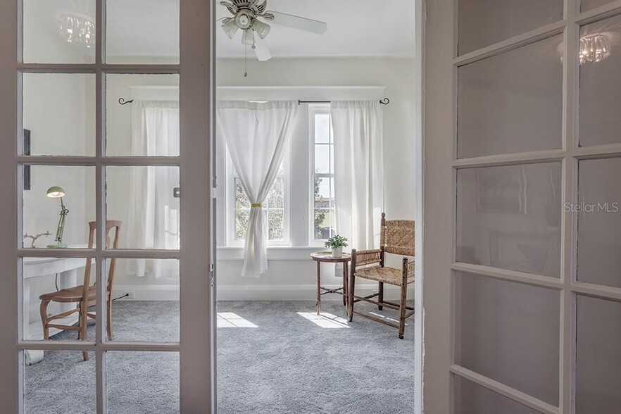 Bonus room - 407 W Park Ave