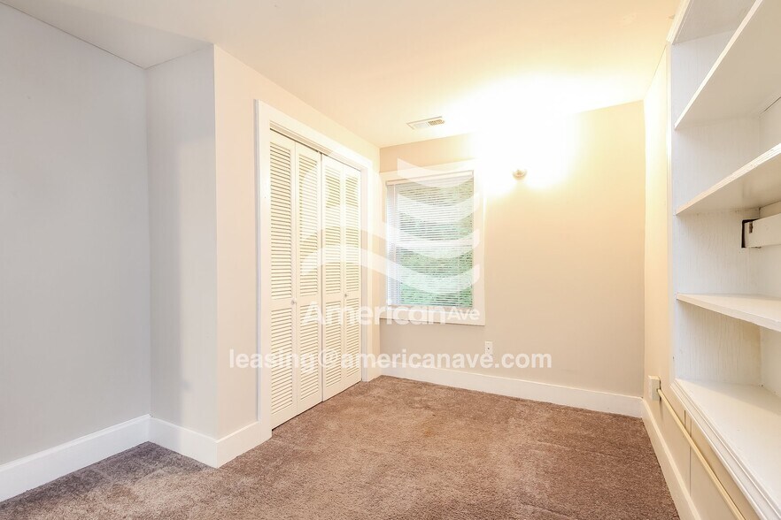 Building Photo - 310 N Stribling St