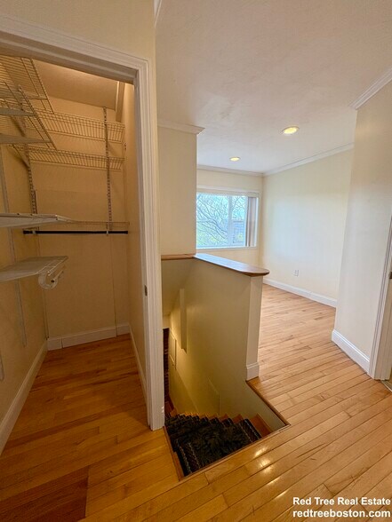 Building Photo - 191 Winthrop Rd