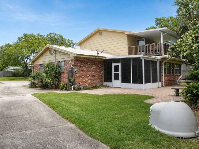 Building Photo - 212 Priscilla Dr