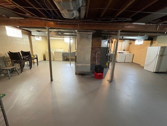 Building Photo - 1724-1726 Tanglewood Dr Akron OH 44313 MFH2 .PW .T1