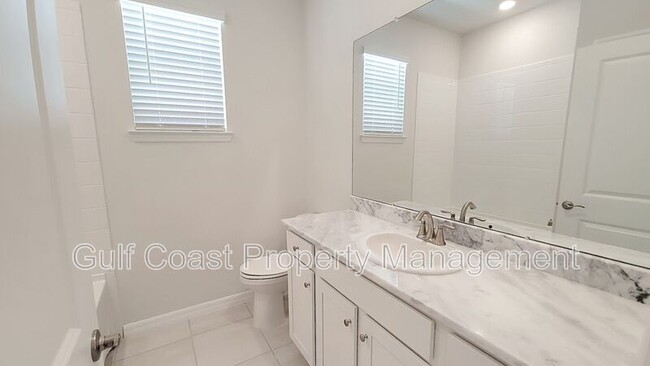 Building Photo - 590 157th Ct E