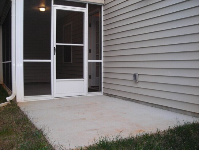 Building Photo - 181 Clusters Cir