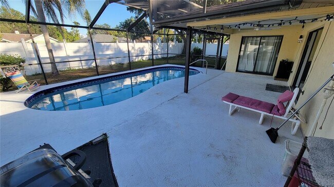 Building Photo - 8427 Brandeis Cir E