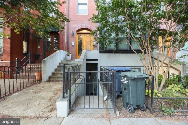 Building Photo - 941 M St NW