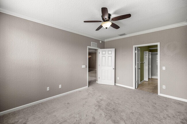 Building Photo - 4555 SW 52nd Cir