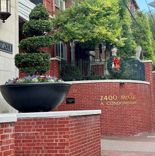 Building Photo - 2400 McCue Rd