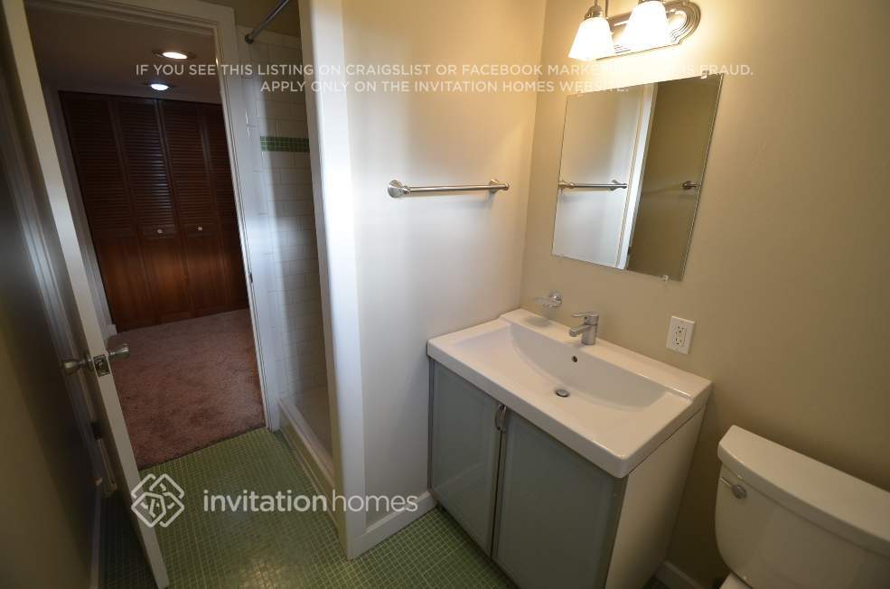 Building Photo - 14435 183rd Ave SE