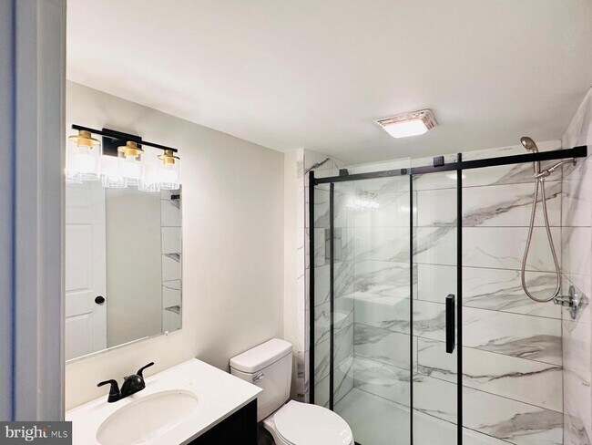 Building Photo - 35178 Sara Ct