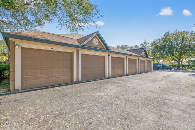 Building Photo - 10961 Burnt Mill Rd