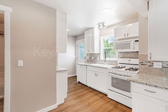 Building Photo - 6405 W Jefferson Pl