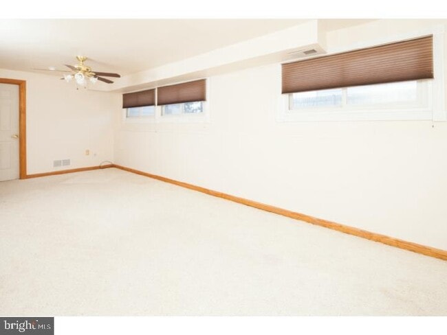 Building Photo - 225 Brennen Dr