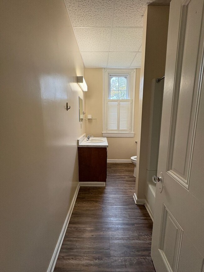 Building Photo - 110 Langhorne Ln