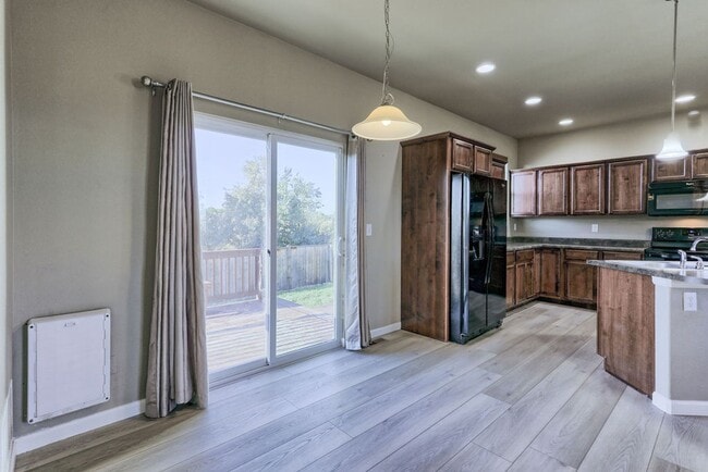 Building Photo - 3 Bedroom 2 1/2 Bath in Loveland