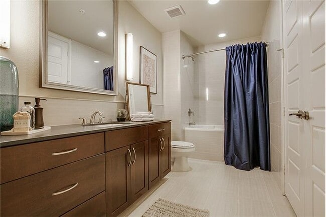 Building Photo - 216 Barton Springs Rd