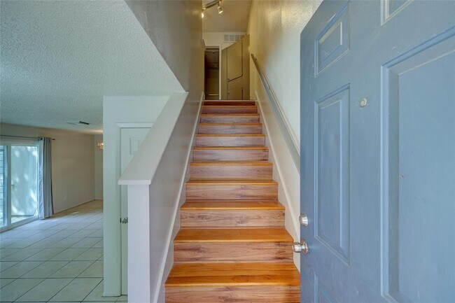 Building Photo - 3438 Willowrun Dr