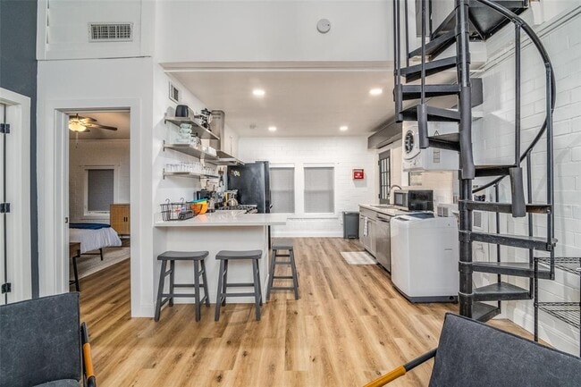 Building Photo - 1507 Holly St