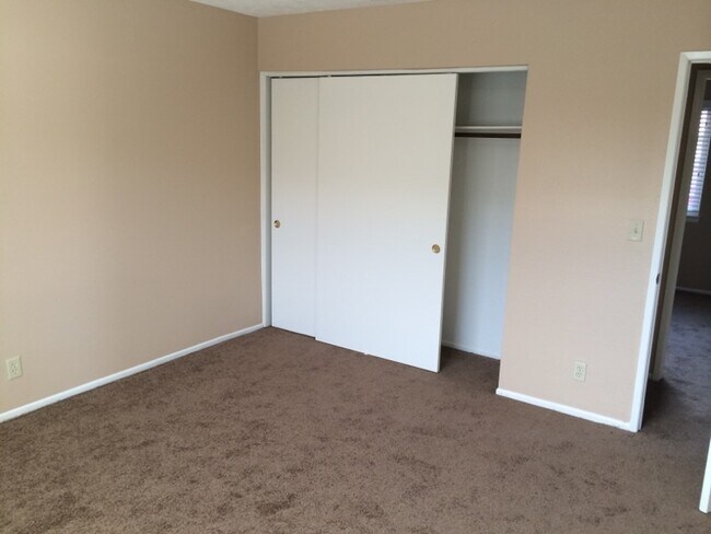 Building Photo - 12783 Kiowa Rd