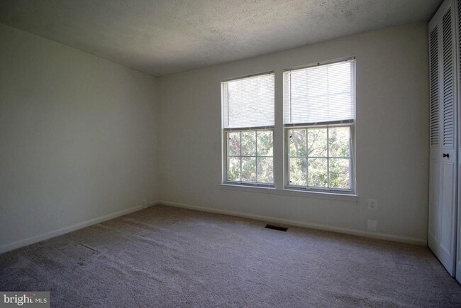 Building Photo - 1544 Woodcrest Dr