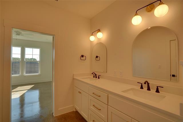 Building Photo - 302 Red Bird Ln