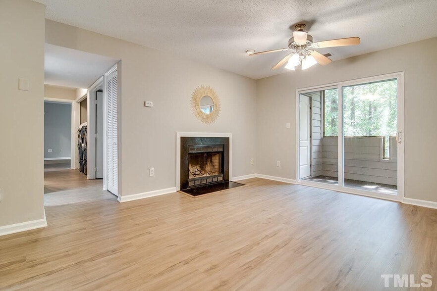 Building Photo - Room in Condo on Audubon Lake Dr