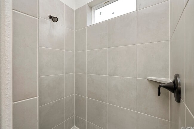 Building Photo - 405 Park Cir