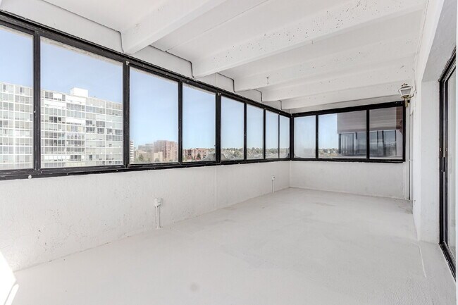 Building Photo - Three Bed / Two bath at Cherry Creek at th...