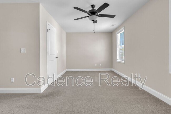 Building Photo - 1625 Grey Cliff Run