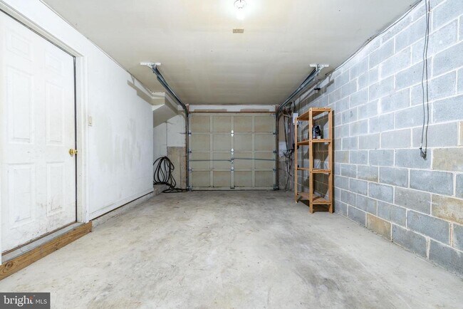 Building Photo - 307 Thyme Ln