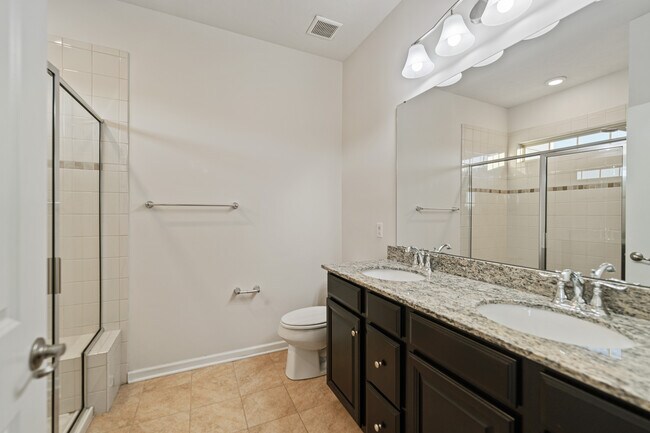 Building Photo - 407 Fairmont Dr