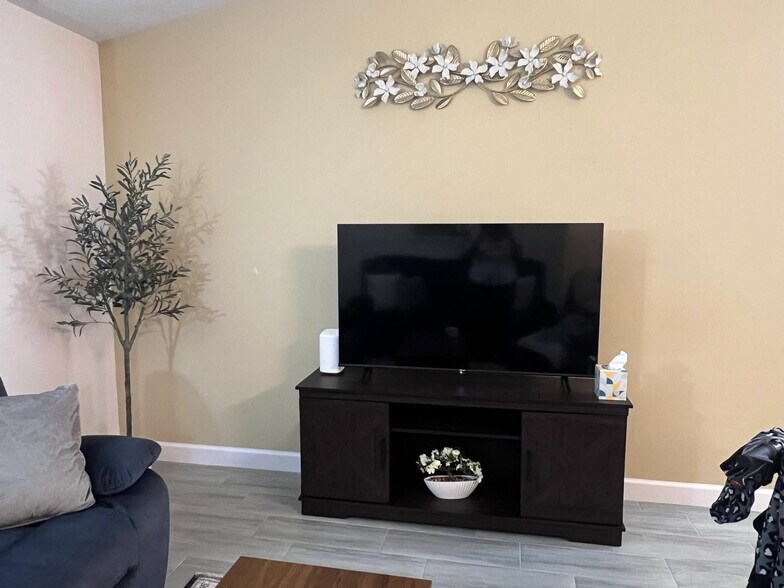 Building Photo - 13775 SW 115 Pl