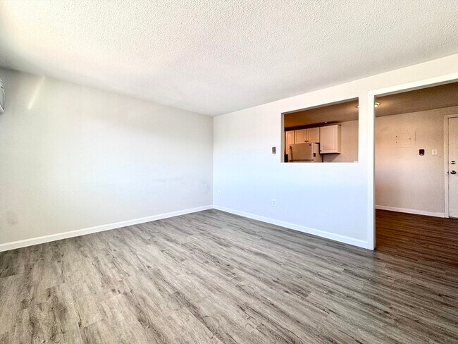 Building Photo - 50-58-58 Walnut St