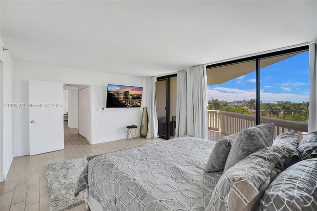 Building Photo - 1000 E Island Blvd