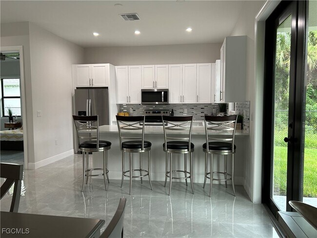 Building Photo - 4782 8th Ave SE