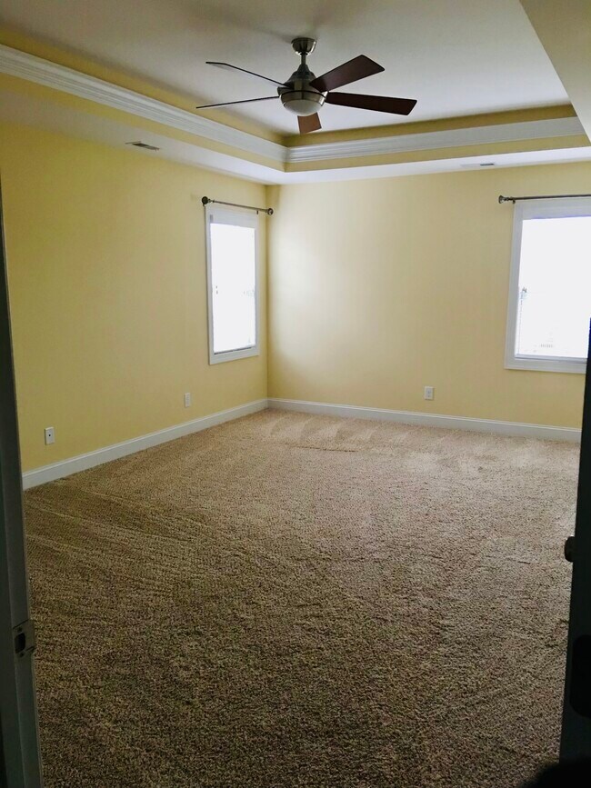 Building Photo - 102 Abaco Dr E