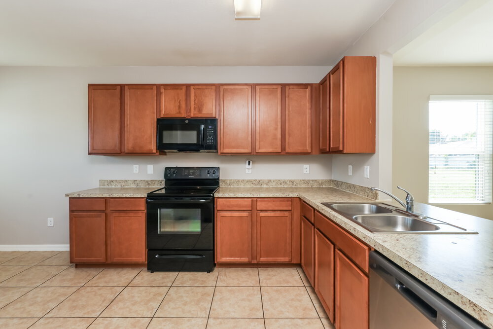 Building Photo - 320 SE 3rd St