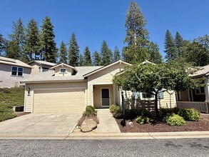 Building Photo - 596 Eskaton Cir