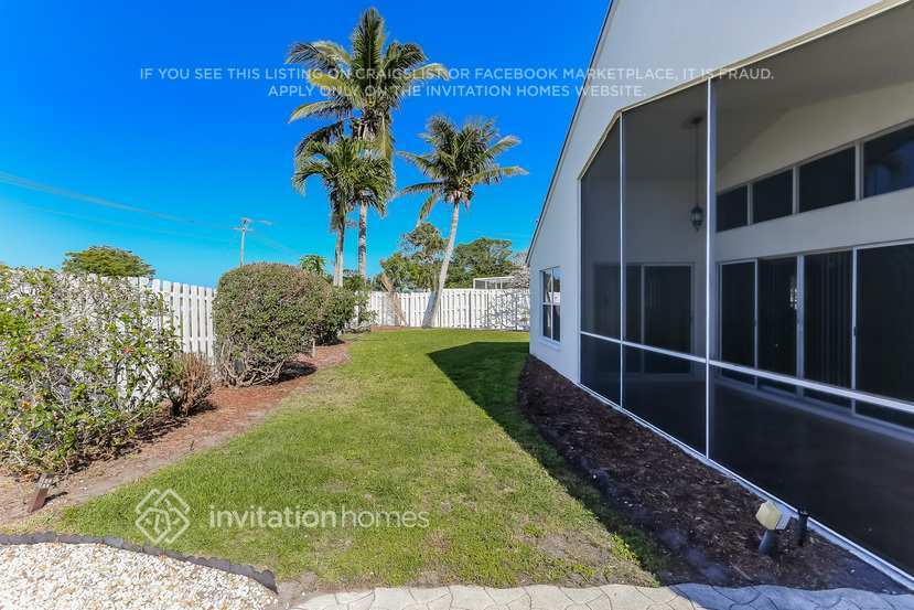 Building Photo - 1369 Fairfax Cir E