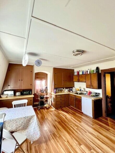 Building Photo - 47 Redington St