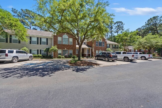 Building Photo - 1745 Wyngate Cir