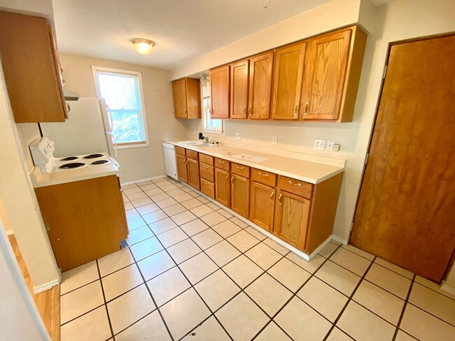 Building Photo - 3 bed/3bath home near NDSU